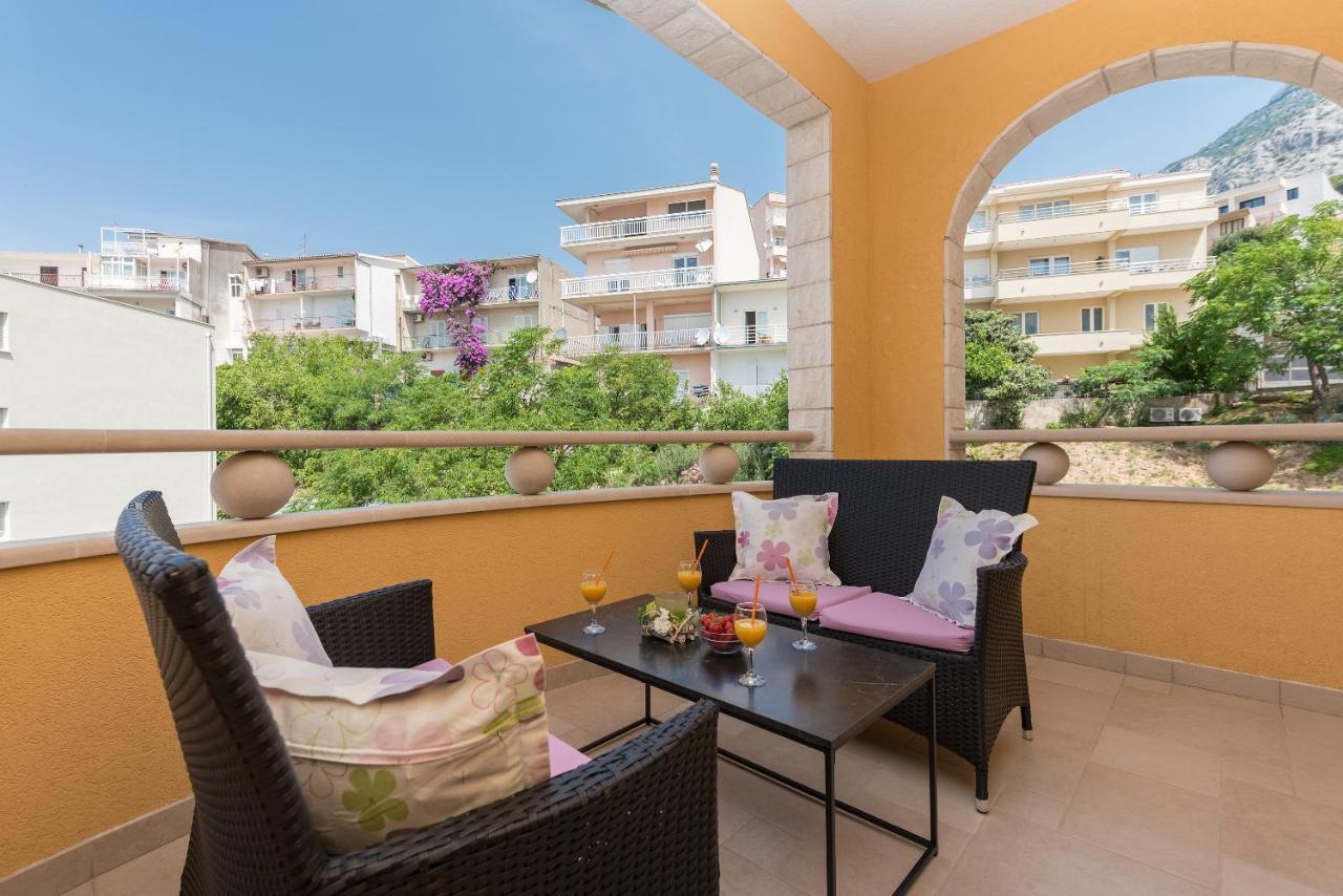 Apartments Villa Vujcic Makarska Exterior foto