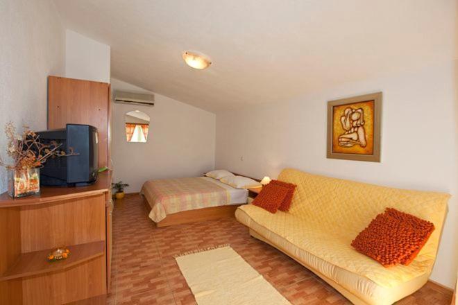 Apartments Villa Vujcic Makarska Exterior foto